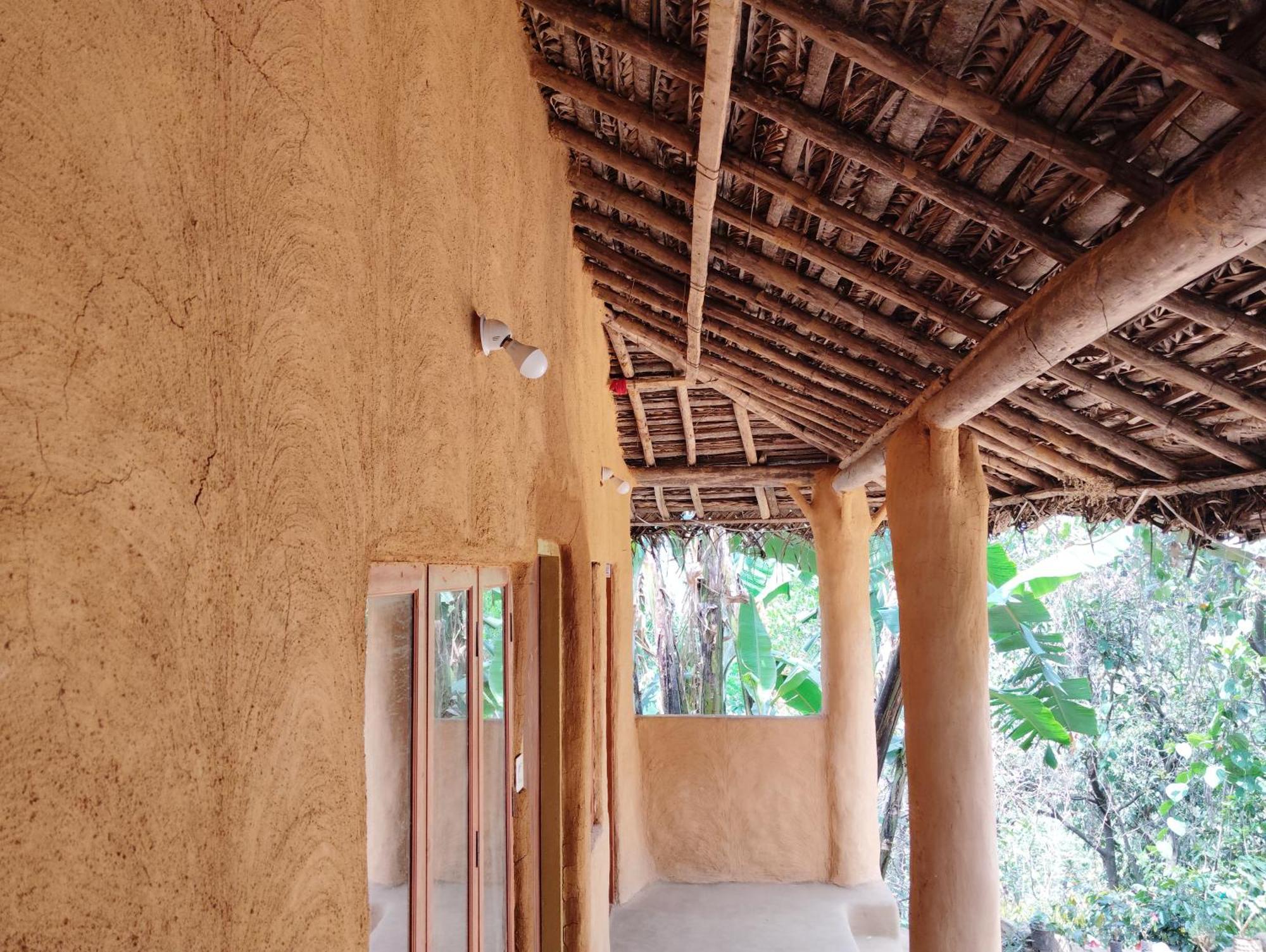 Cosmic Mud House Kanthalloor Dış mekan fotoğraf